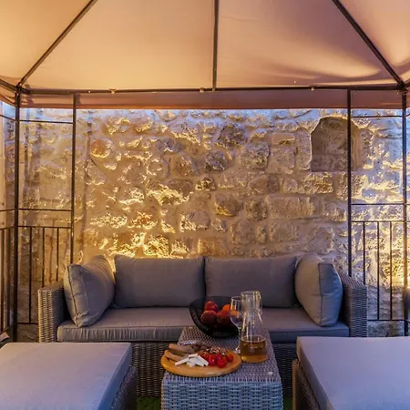 Evangelia Residenza, Elegant In Herakleion! Holiday home *